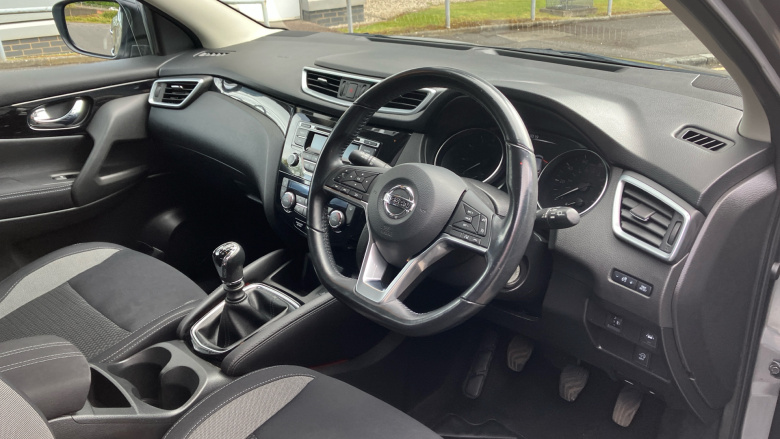 Nissan Qashqai 1.2 DiG-T Acenta 5dr Petrol Hatchback